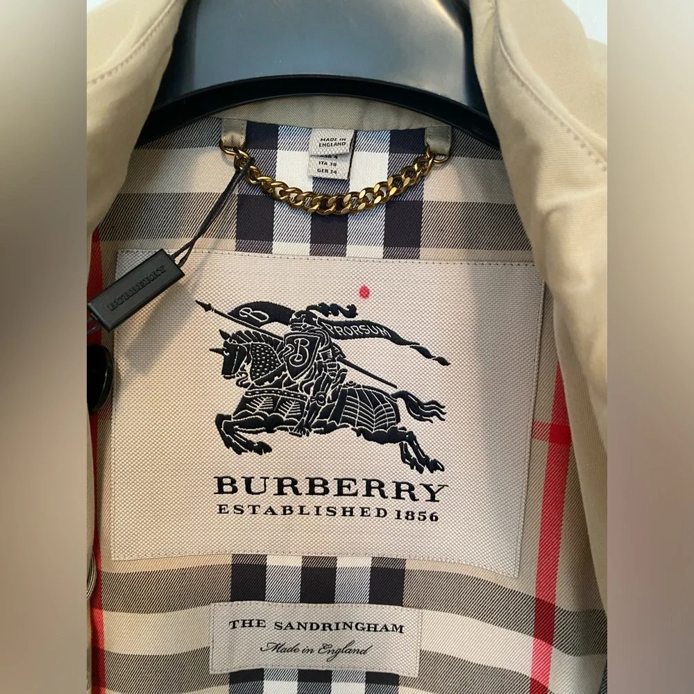 NWT Burberry The Sandringham Long Trench Coat in Honey - Picture 3 of 9